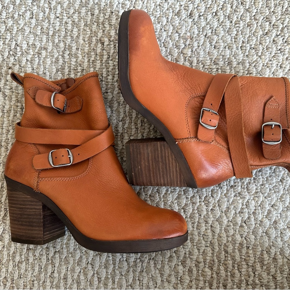 Lucky Brand Orenzo Tan Booties Size 8.5 Worn once